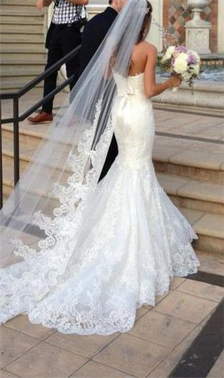 Cathedral bridal veil Cathedral bridal veil. Its border matches the fabric of the wedding dress.