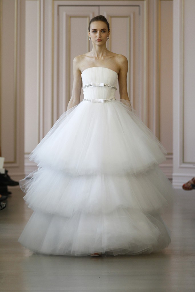 Свадебное платье из коллекции Oscar de la Renta 2016