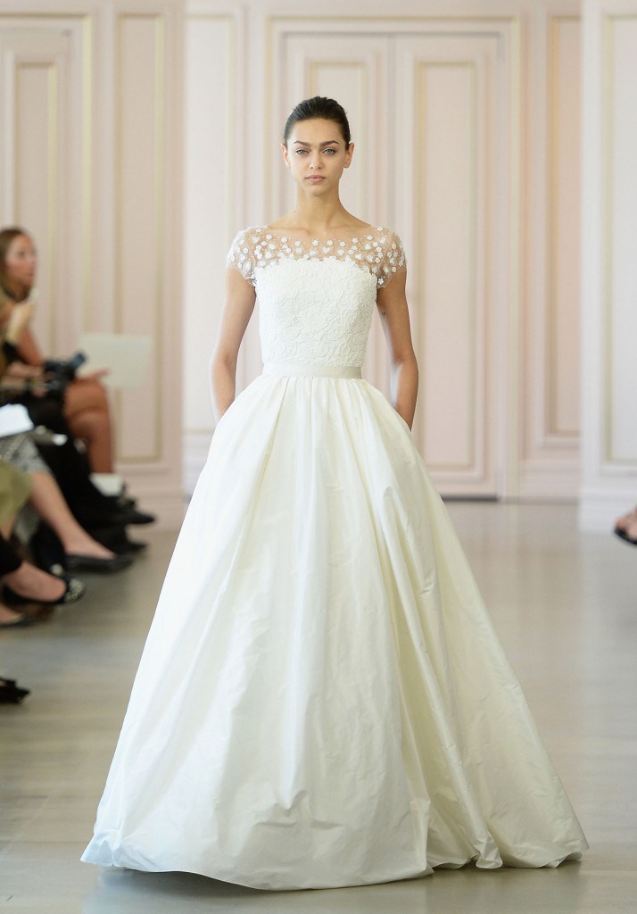Свадебное платье из коллекции Oscar de la Renta 2020