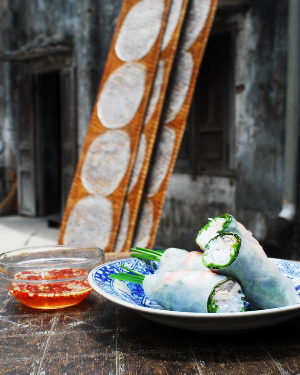 Вьетнамские роллы с креветками и свининой (Гои-куон) и рыбным дипом