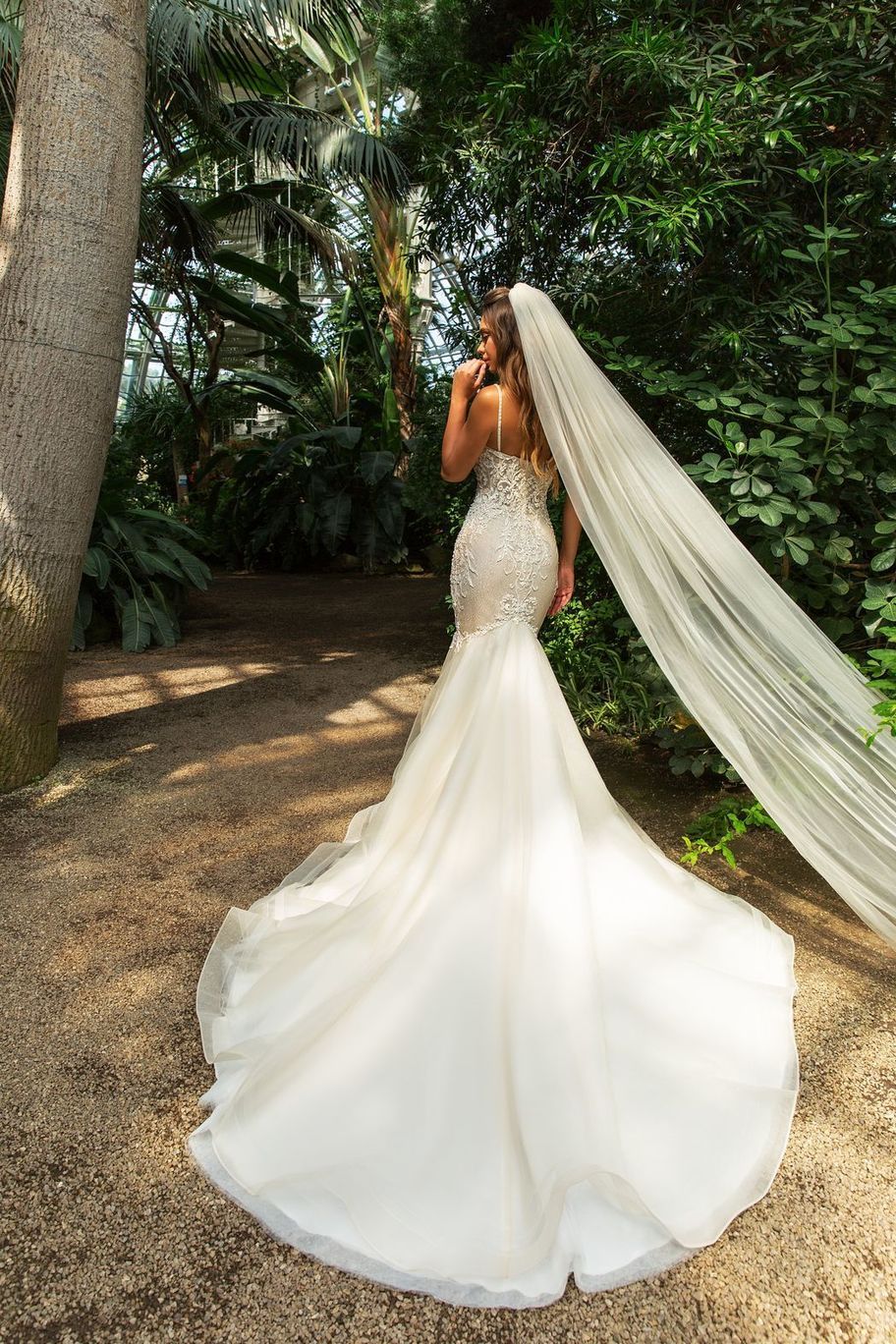 Свадебные платья с длинным шлейфом