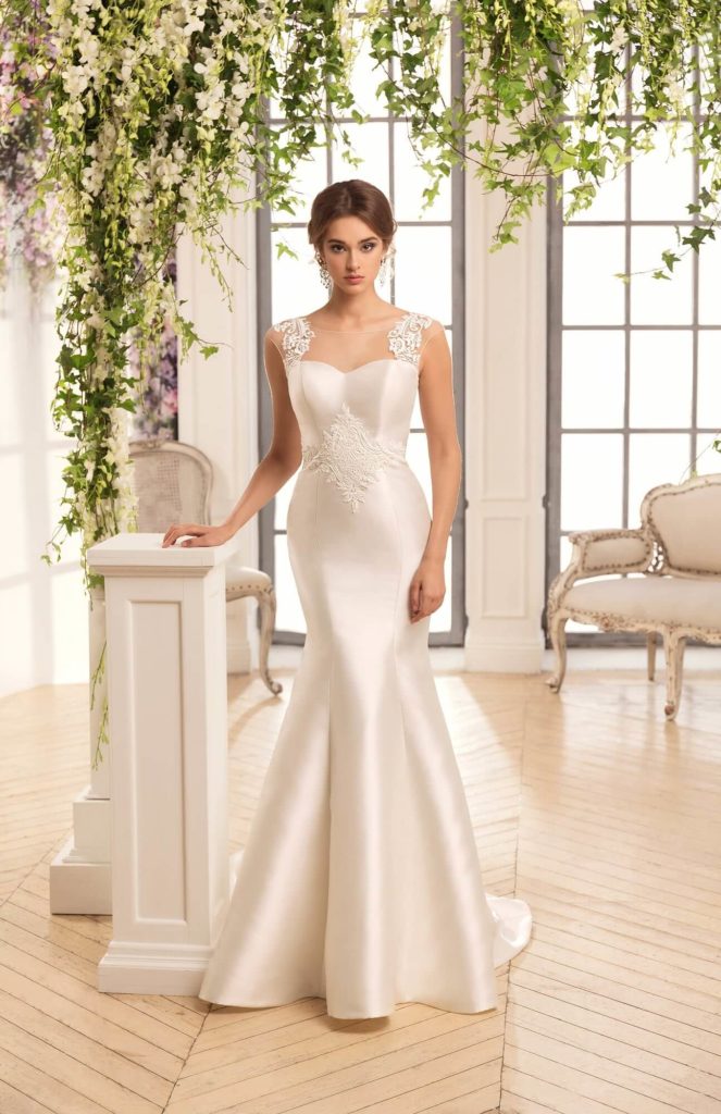 Атласное свадебное платье, вариант 17
