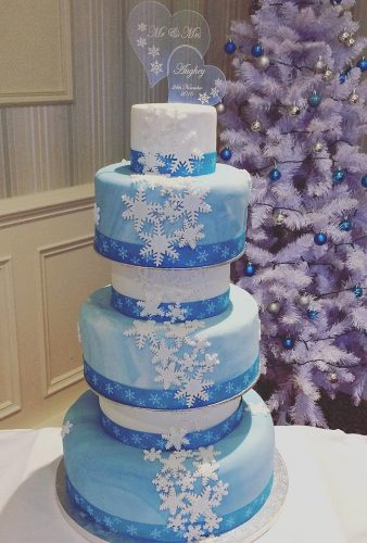 winter wedding cakes blue snowflake cake cakeycakeycakes