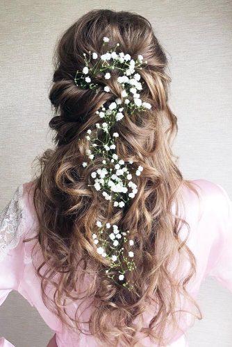 wedding hairstyles with flowers half up half down with small flowers sunkissedandmadeup